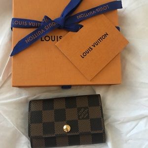 Louis Vuitton 6 key holder